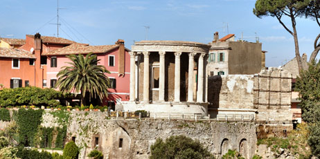 Maurizio Farnetti/Shutterstock.com